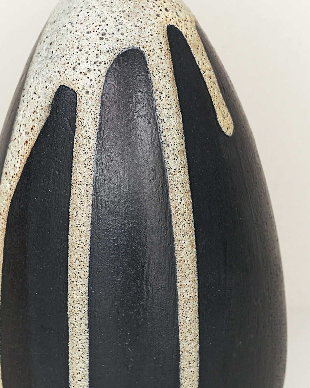 Ceramic | Egg sculpture L #2601