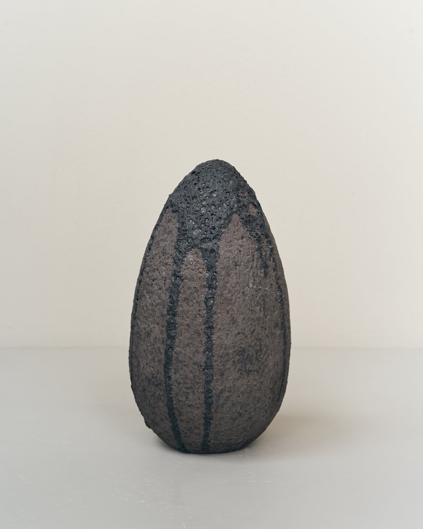 Ceramic | Egg sculpture L #2603