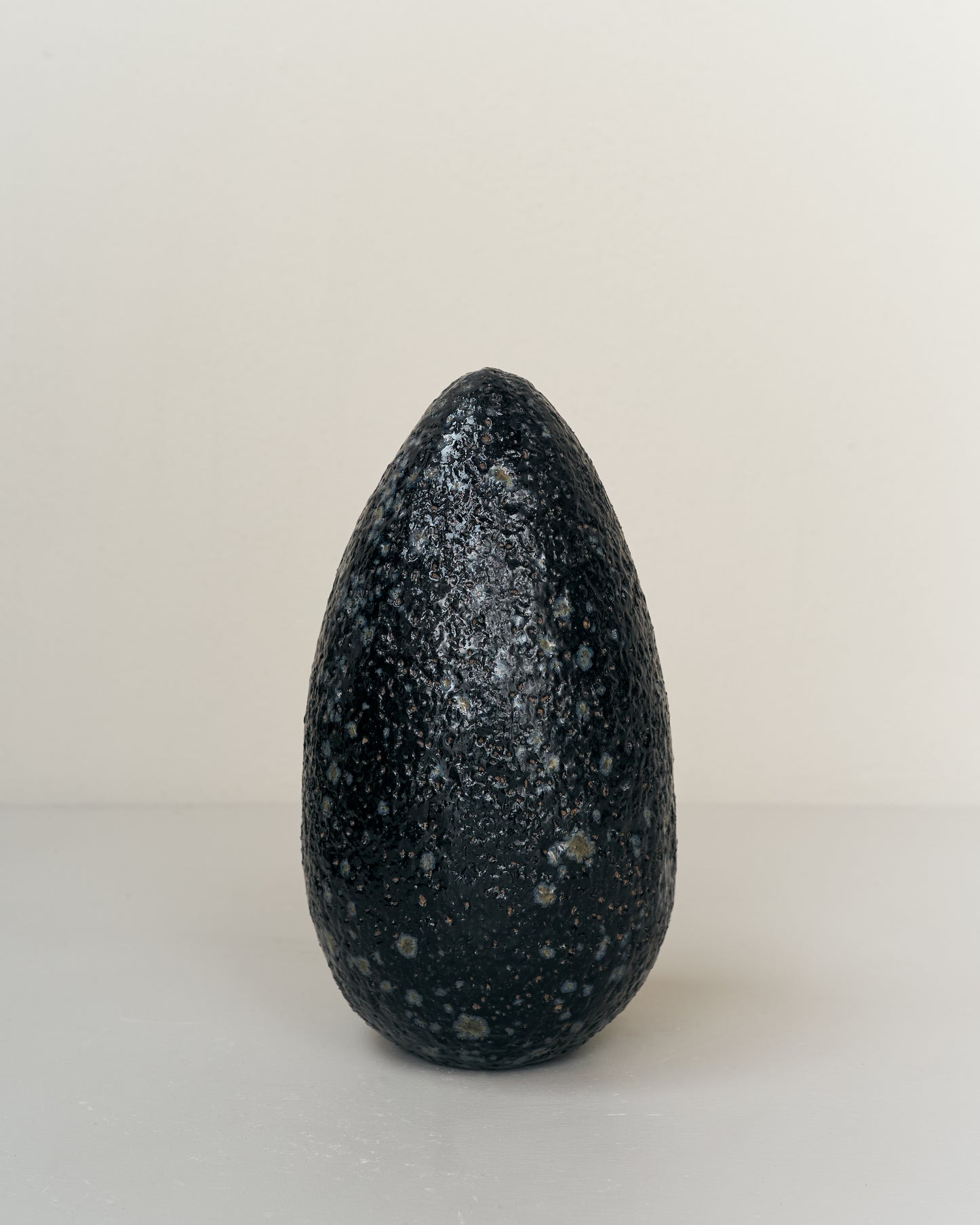Ceramic | Egg sculpture L #2608