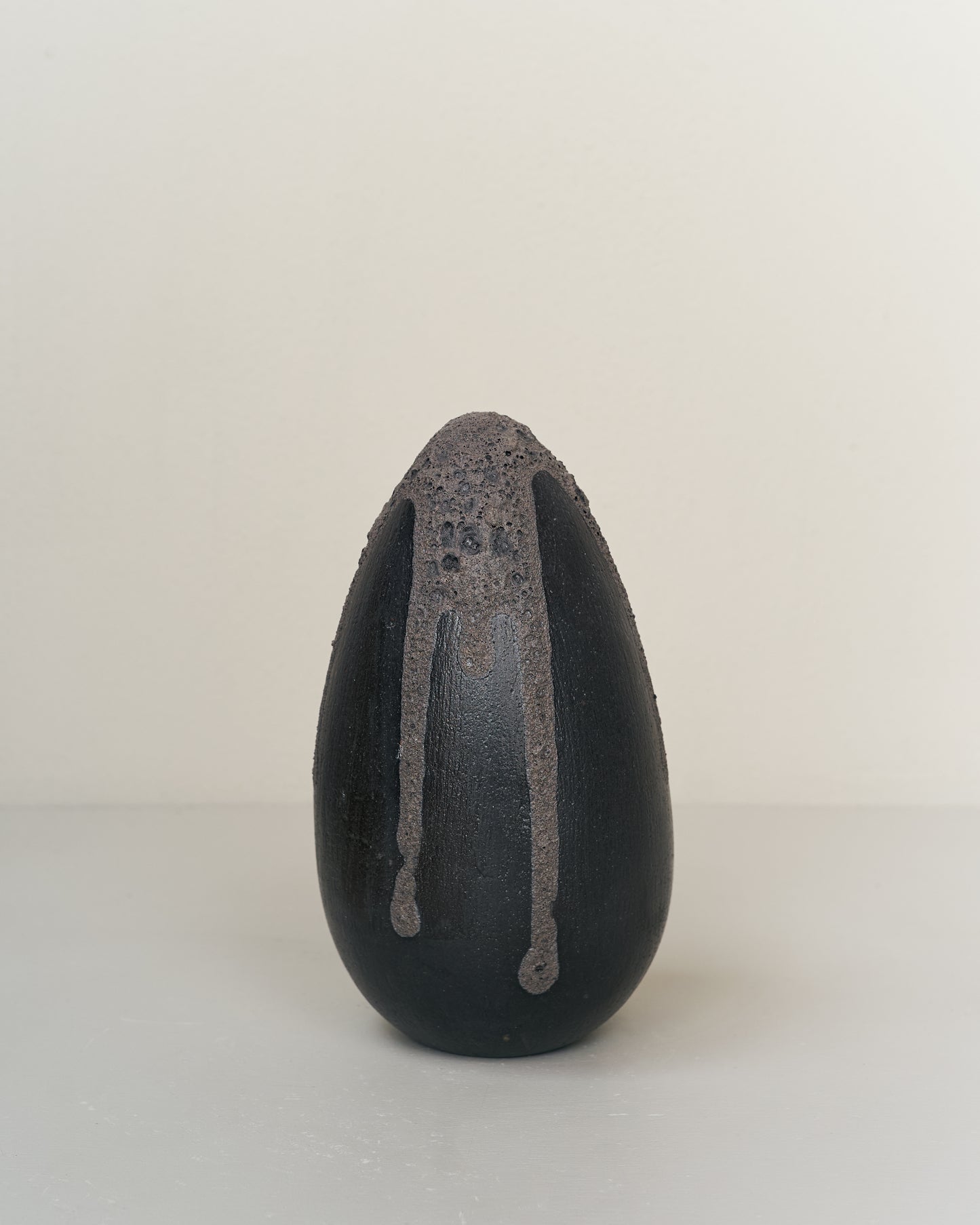 Ceramic | Egg sculpture L #2611