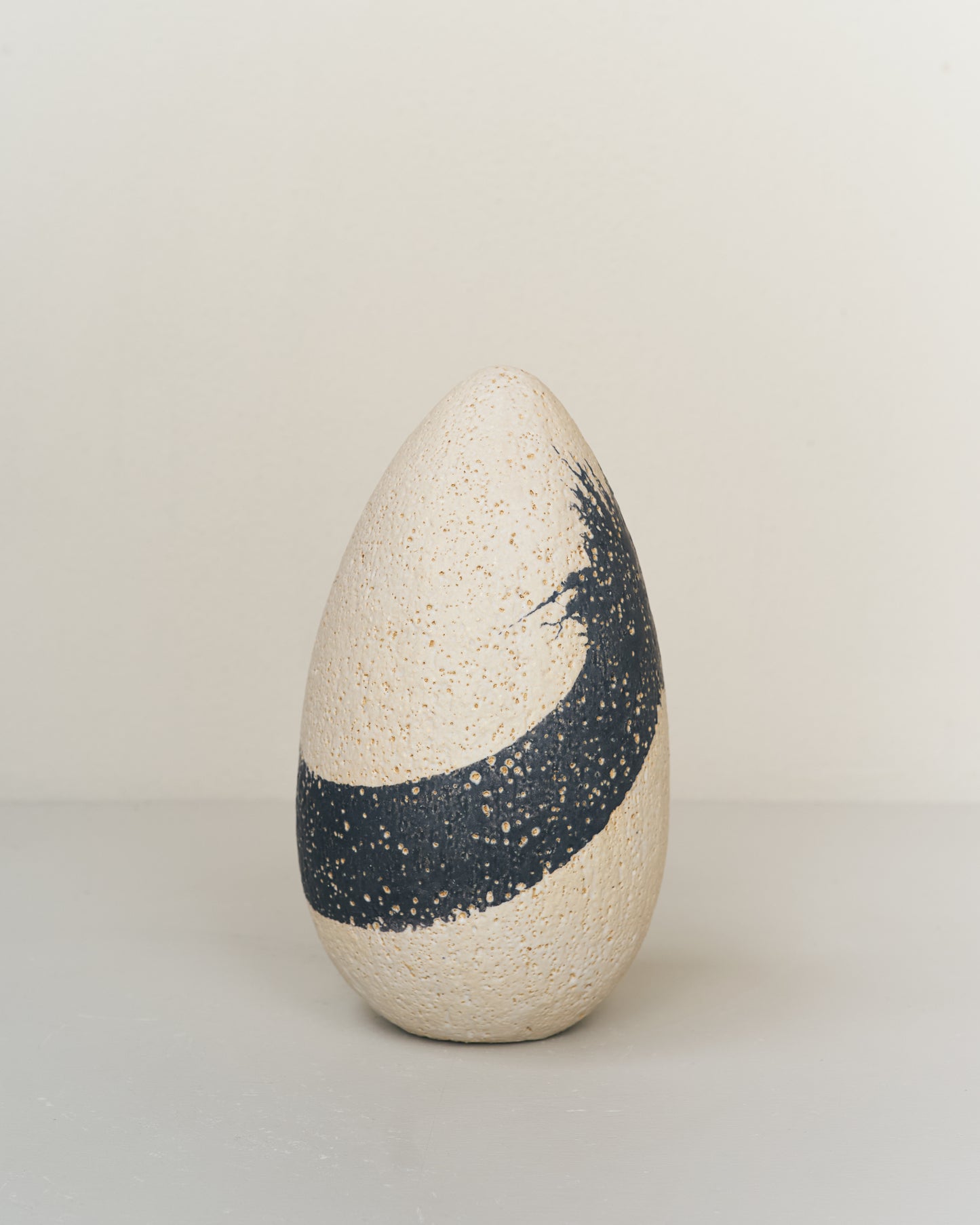 Ceramic | Egg sculpture L #2612