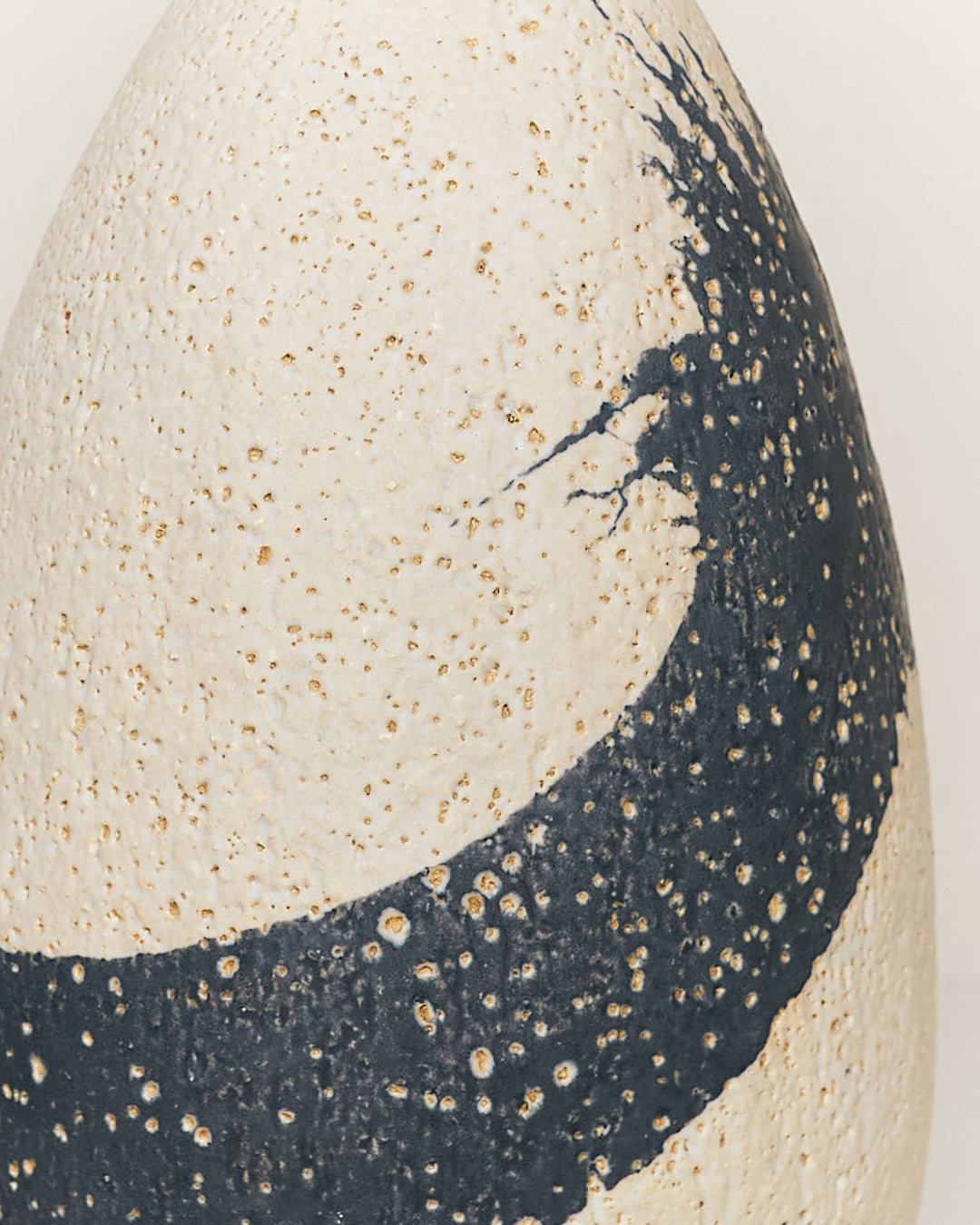 Ceramic | Egg sculpture L #2612
